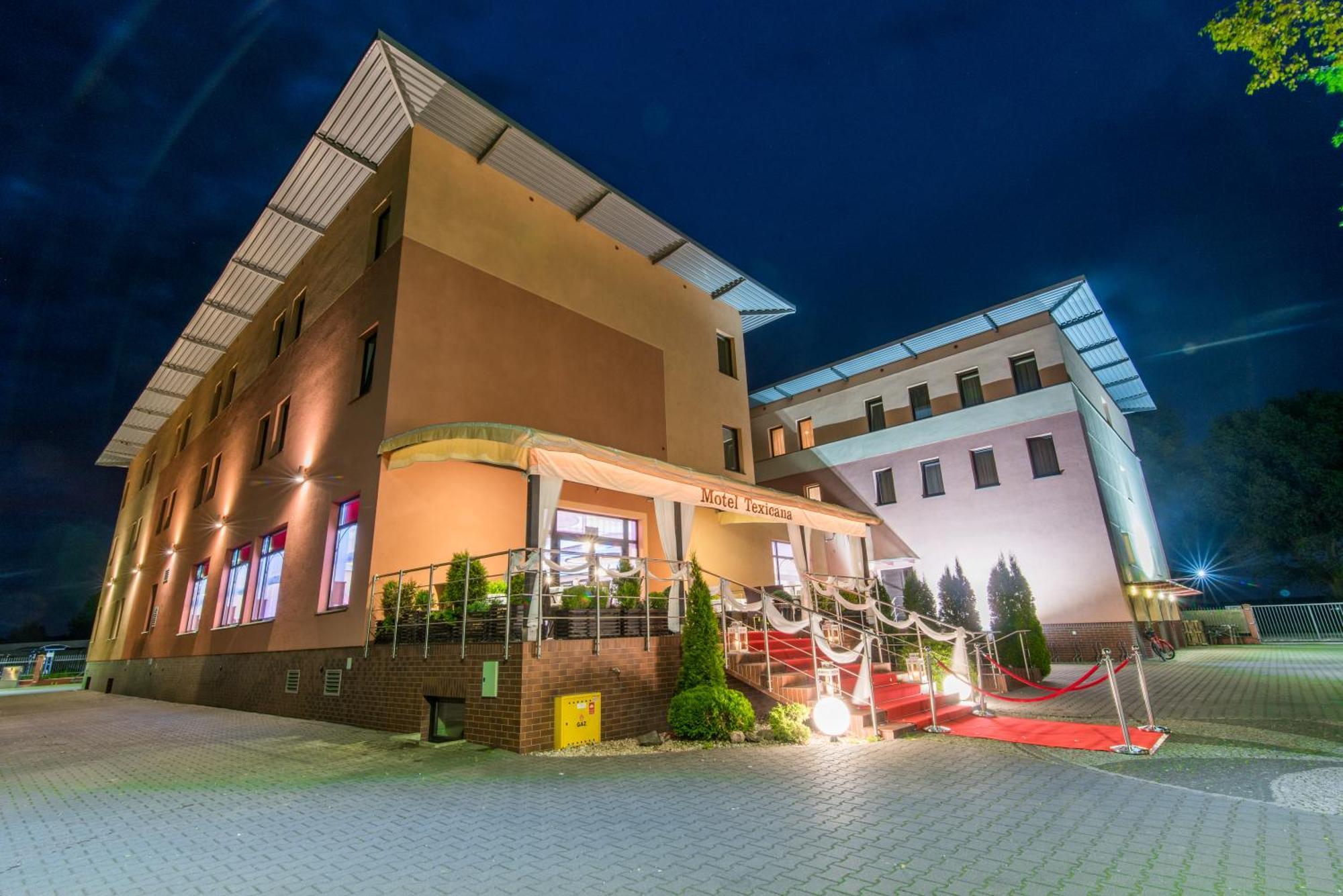 Hotel Texicana Sulechów Екстериор снимка