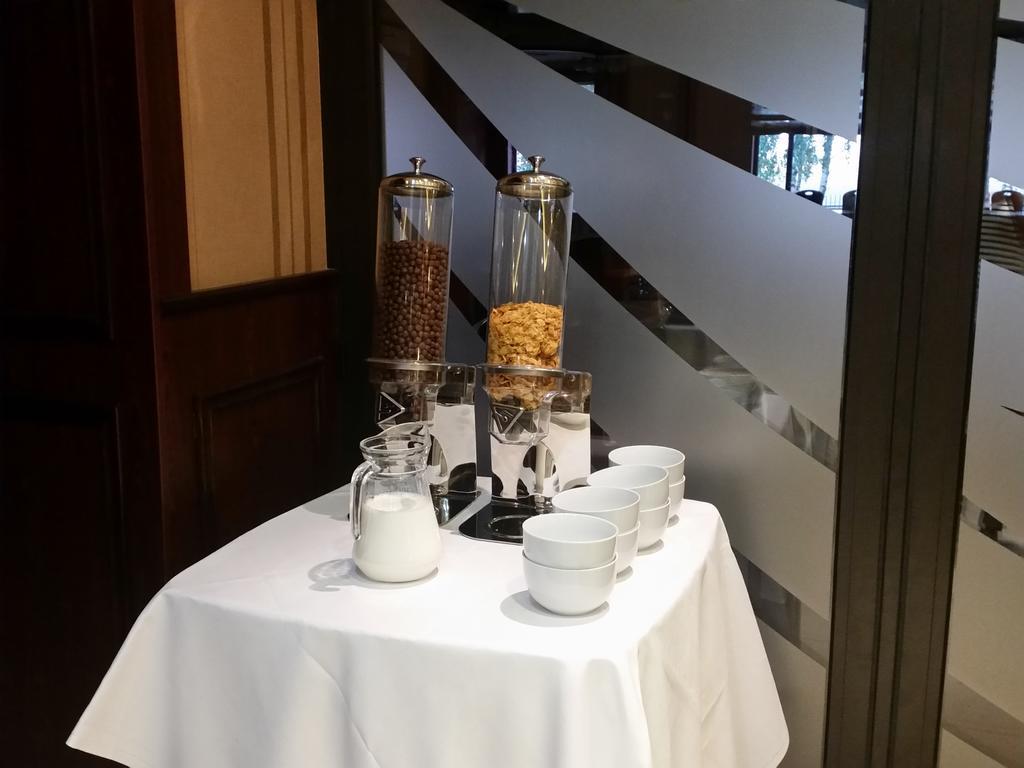 Hotel Texicana Sulechów Екстериор снимка
