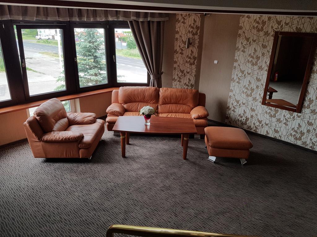 Hotel Texicana Sulechów Екстериор снимка