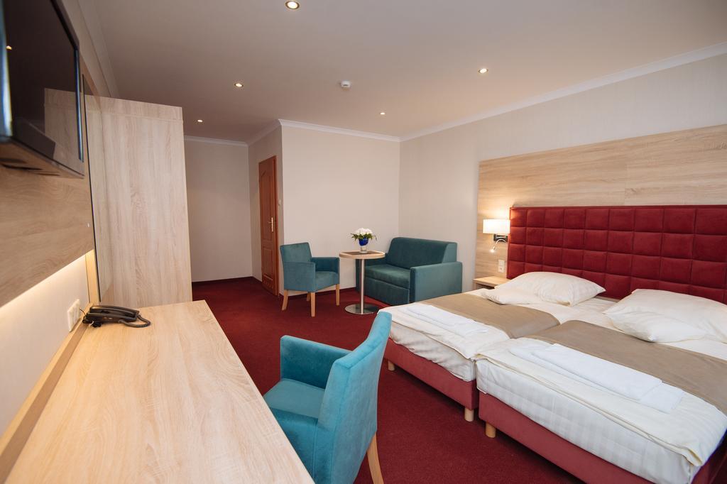 Hotel Texicana Sulechów Екстериор снимка