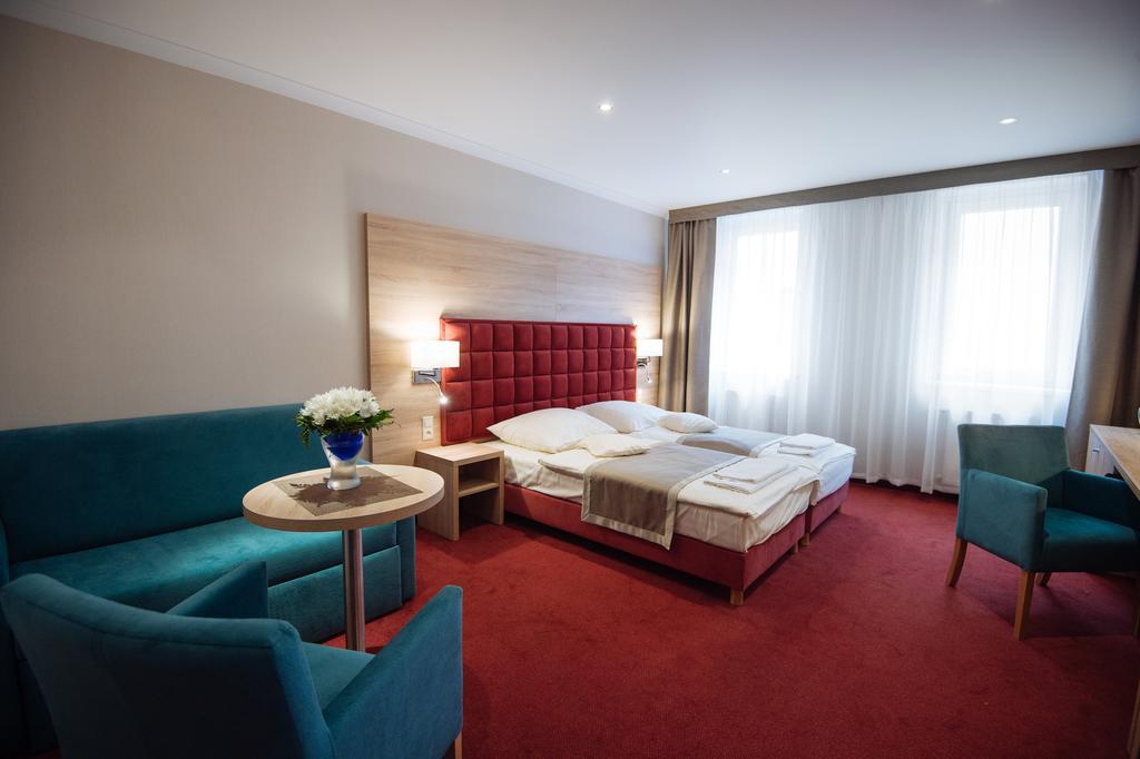 Hotel Texicana Sulechów Екстериор снимка
