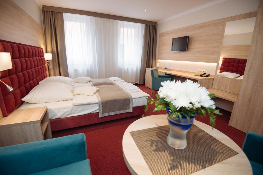 Hotel Texicana Sulechów Екстериор снимка