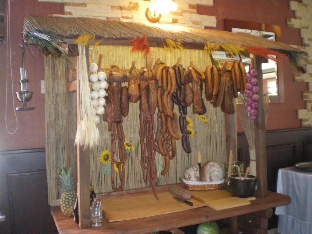 Hotel Texicana Sulechów Екстериор снимка