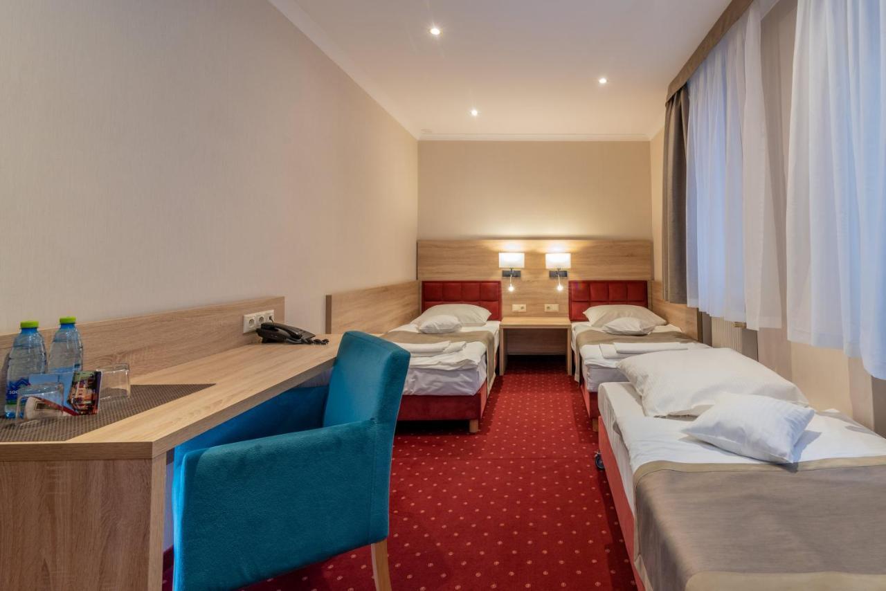 Hotel Texicana Sulechów Екстериор снимка