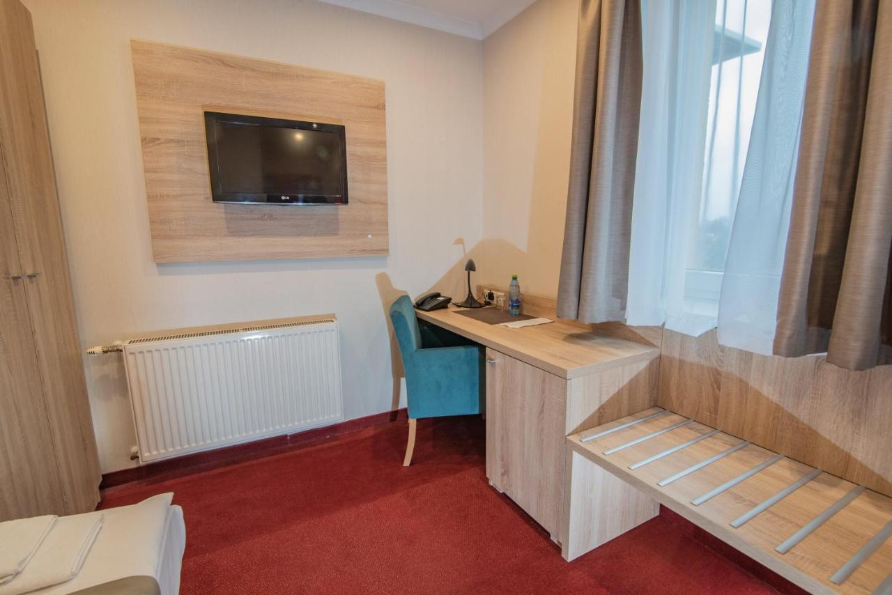 Hotel Texicana Sulechów Екстериор снимка