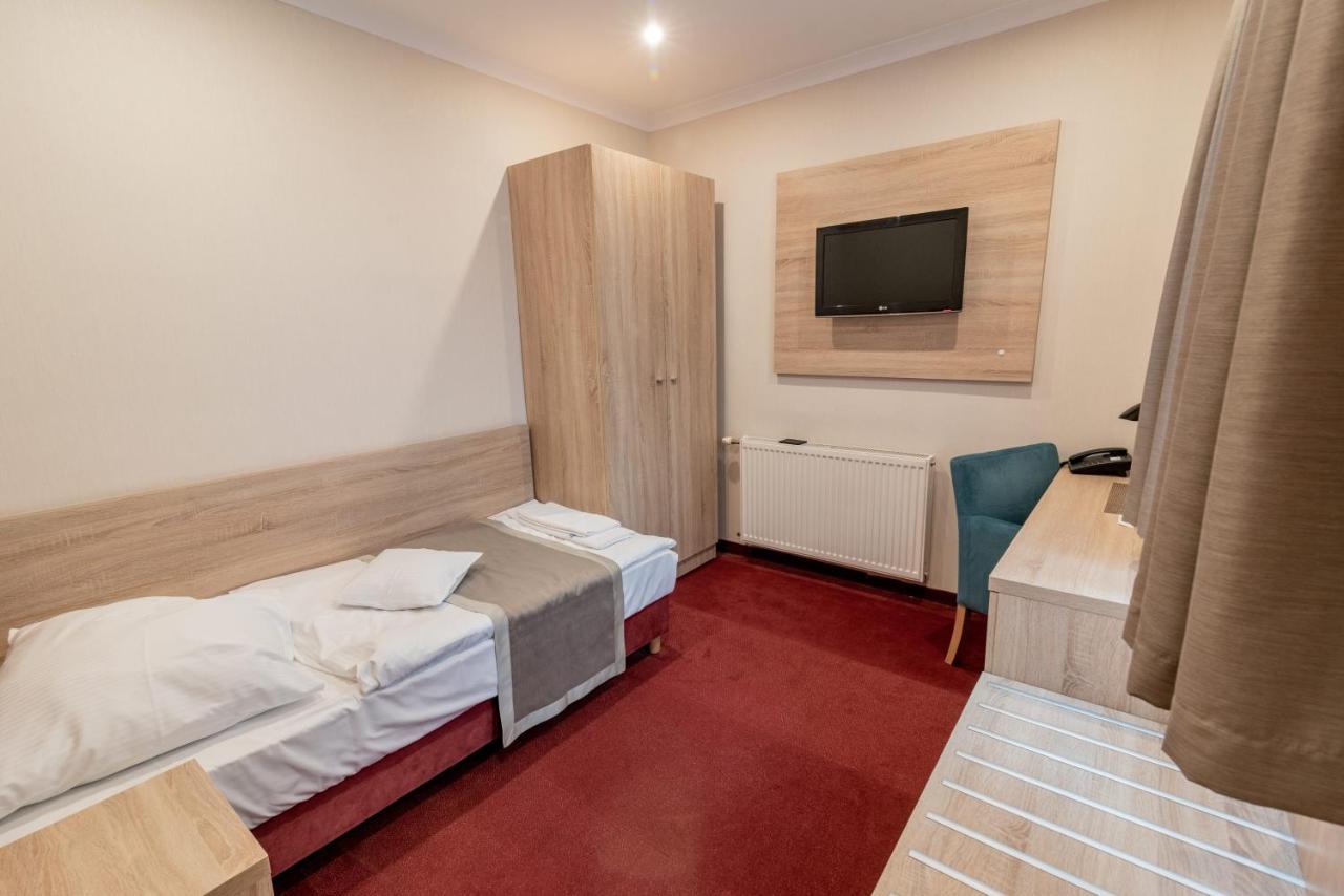 Hotel Texicana Sulechów Екстериор снимка