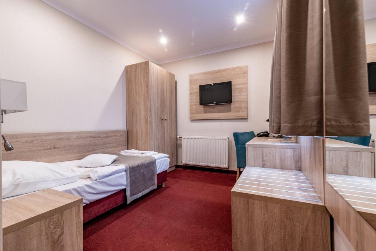 Hotel Texicana Sulechów Екстериор снимка