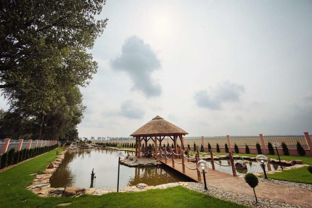 Hotel Texicana Sulechów Екстериор снимка