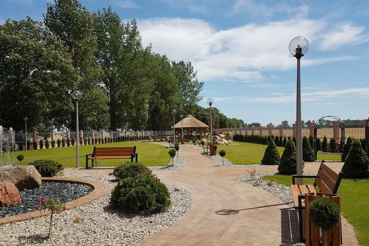 Hotel Texicana Sulechów Екстериор снимка