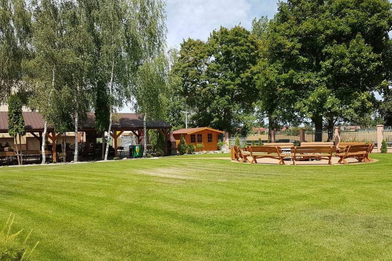 Hotel Texicana Sulechów Екстериор снимка